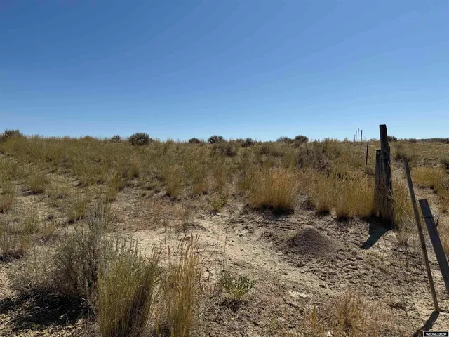 $90,000 | 2396 Highway 20, Worland, WY 82401