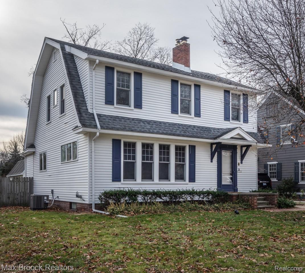 1 Hanover Road Pleasant Ridge, MI 48069 - Photo 1 of 35 1 Hanover St