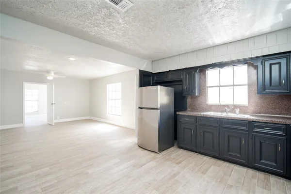 $1,200 | 7318 Dahlia Street, Unit C, Houston, TX 77012