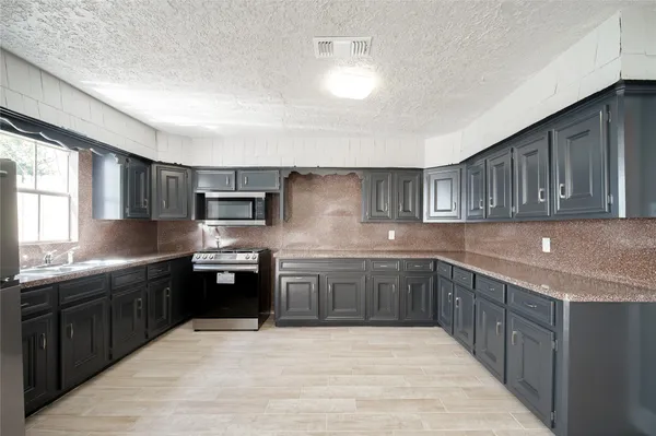 $1,200 | 7318 Dahlia Street, Unit C, Houston, TX 77012