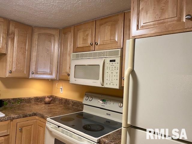 82 Country Place Springfield, IL 62703 - Photo 12 of 30