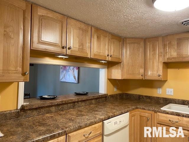 82 Country Place Springfield, IL 62703 - Photo 14 of 30
