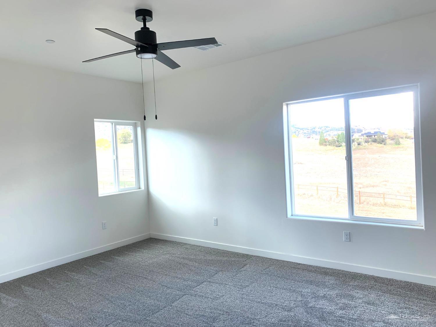 20901 Quail Springs Road Tehachapi, CA 93561 - Photo 9 of 28 Master bedroom