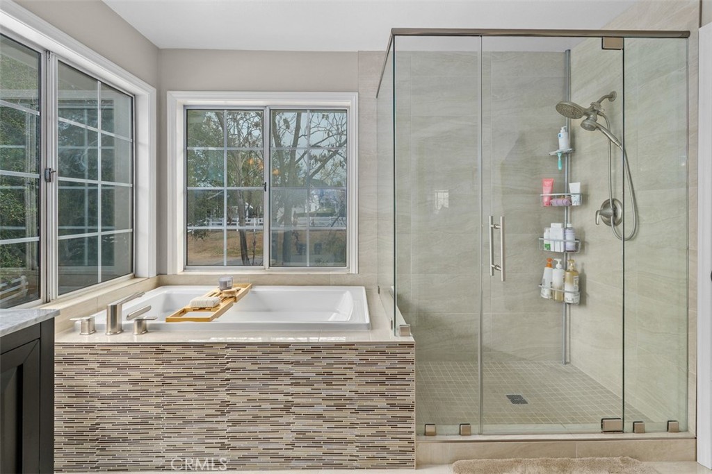 35105 Loma Road Lake Elsinore, CA 92530 - Photo 20 of 55 Master Bath