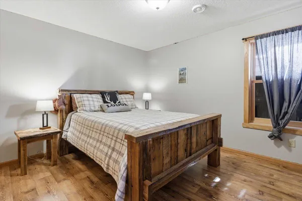 $470,000 | 2356 340th Avenue, Isle, MN 56342