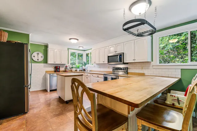 $424,900 | 44 Petrin Heights Road, Claremont, NH 03743