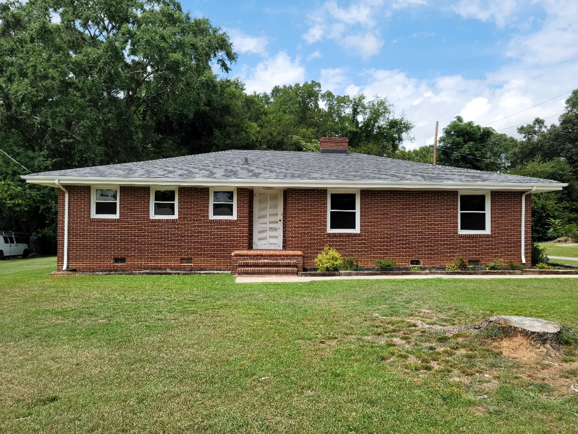 2226 Country Club Road Spartanburg, SC 29302 - Photo 1 of 22 Gallery Image 1