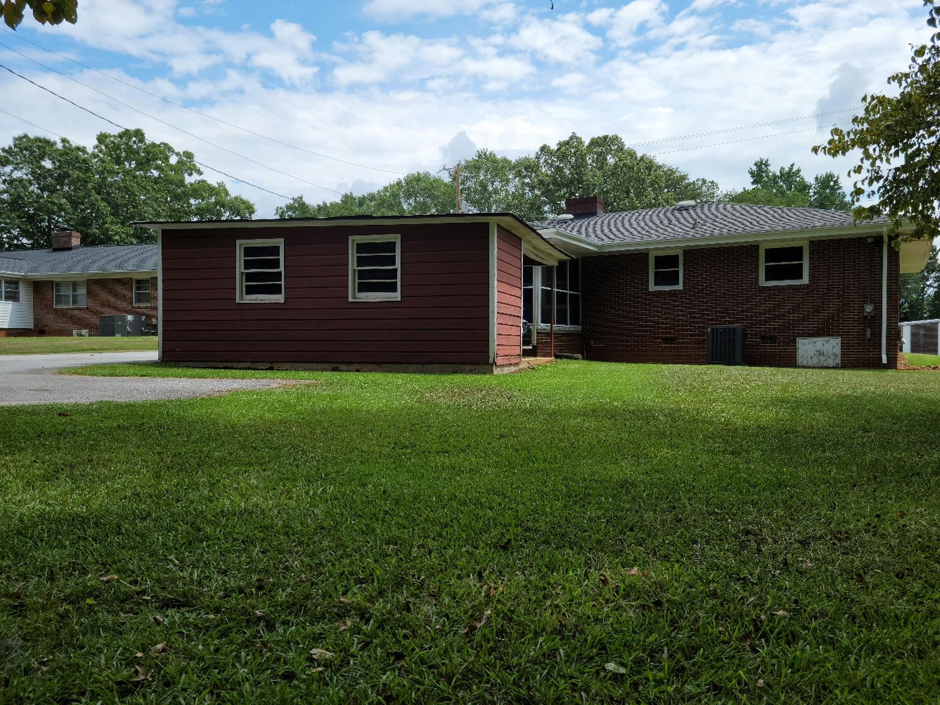 2226 Country Club Road Spartanburg, SC 29302 - Photo 17 of 22 Gallery Image 17