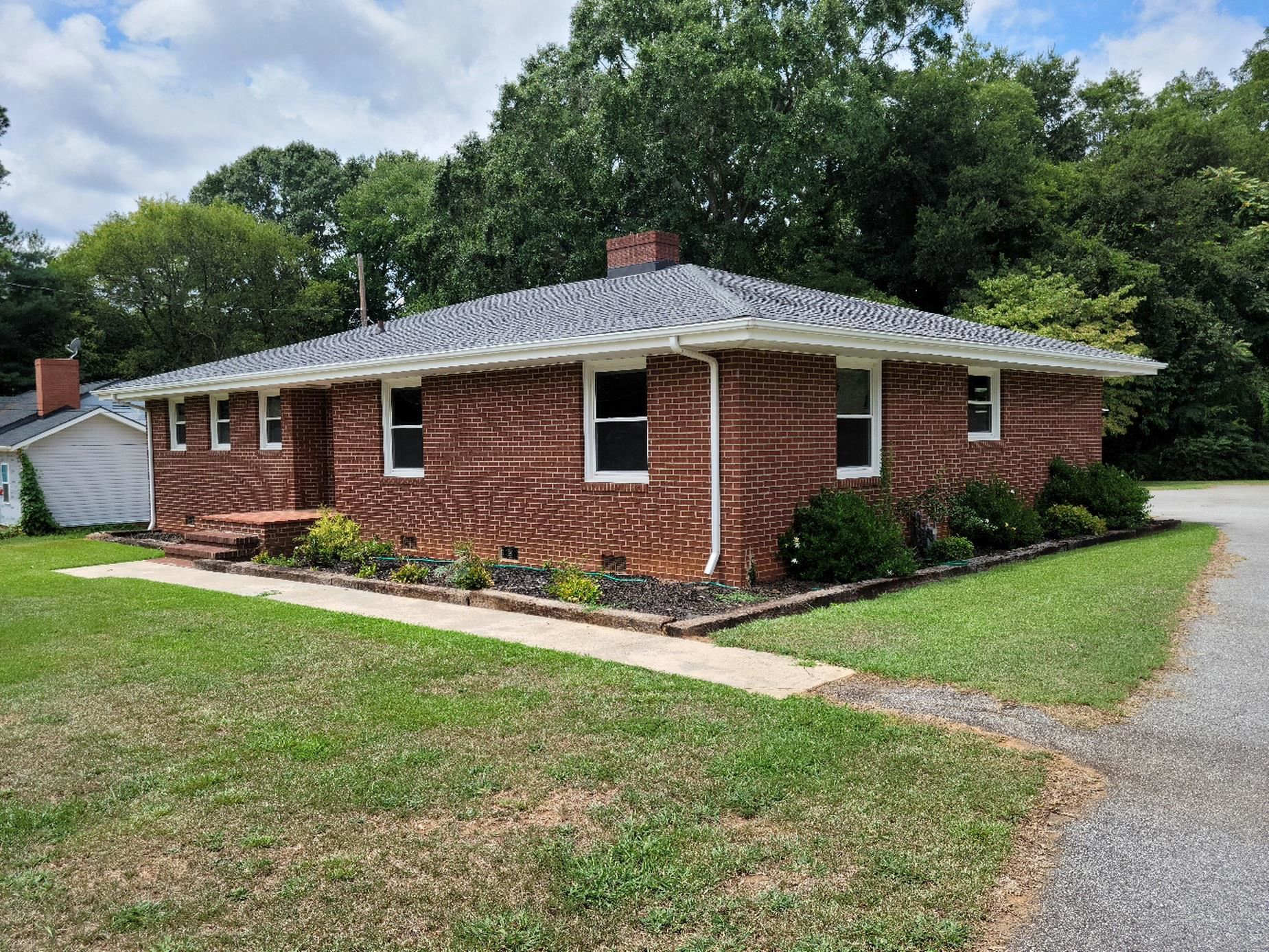 2226 Country Club Road Spartanburg, SC 29302 - Photo 20 of 22 Gallery Image 20