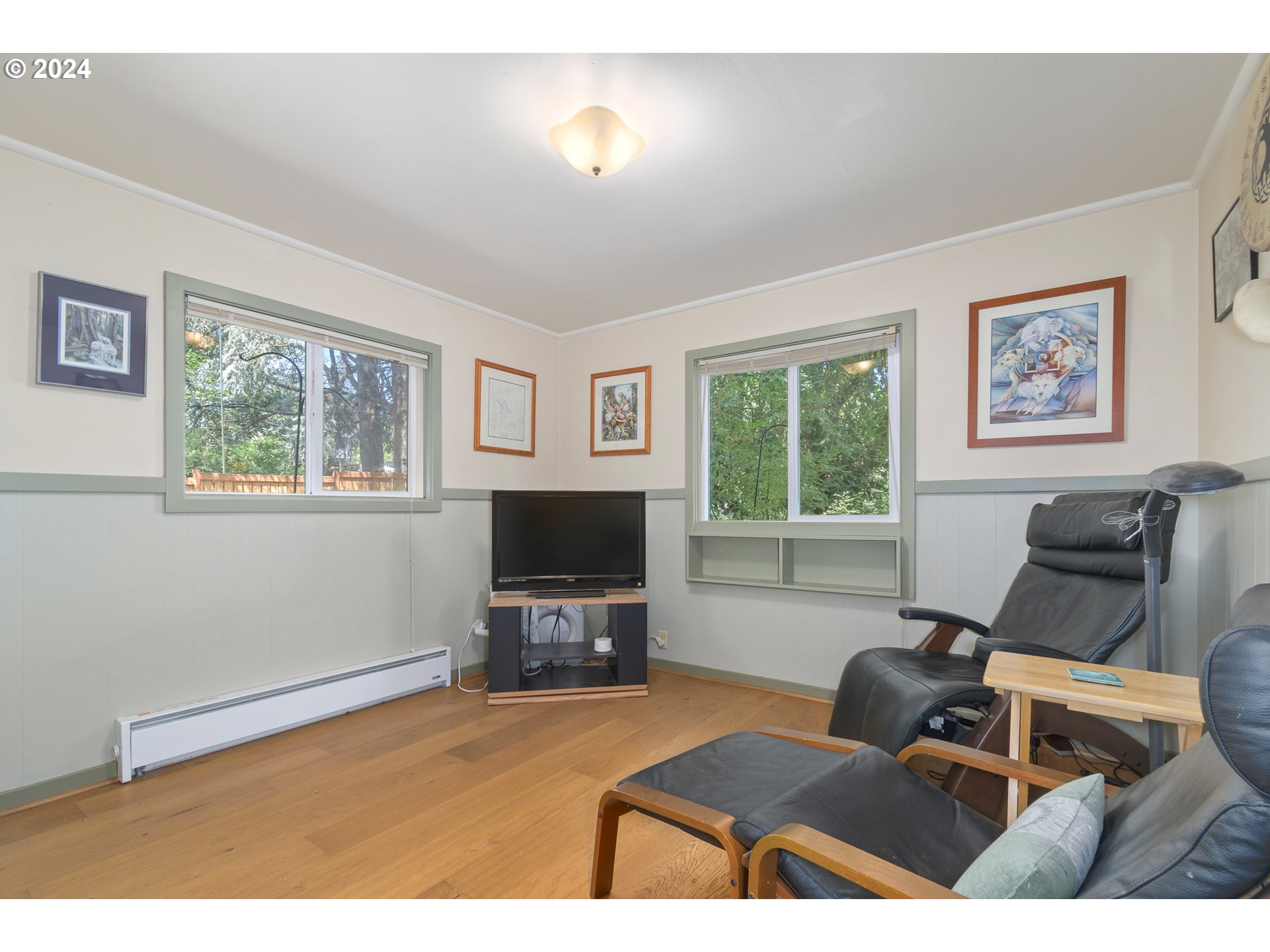 369 West D Street Springfield, OR 97477 - Photo 18 of 48 a view of a livingroom with workspace and a window