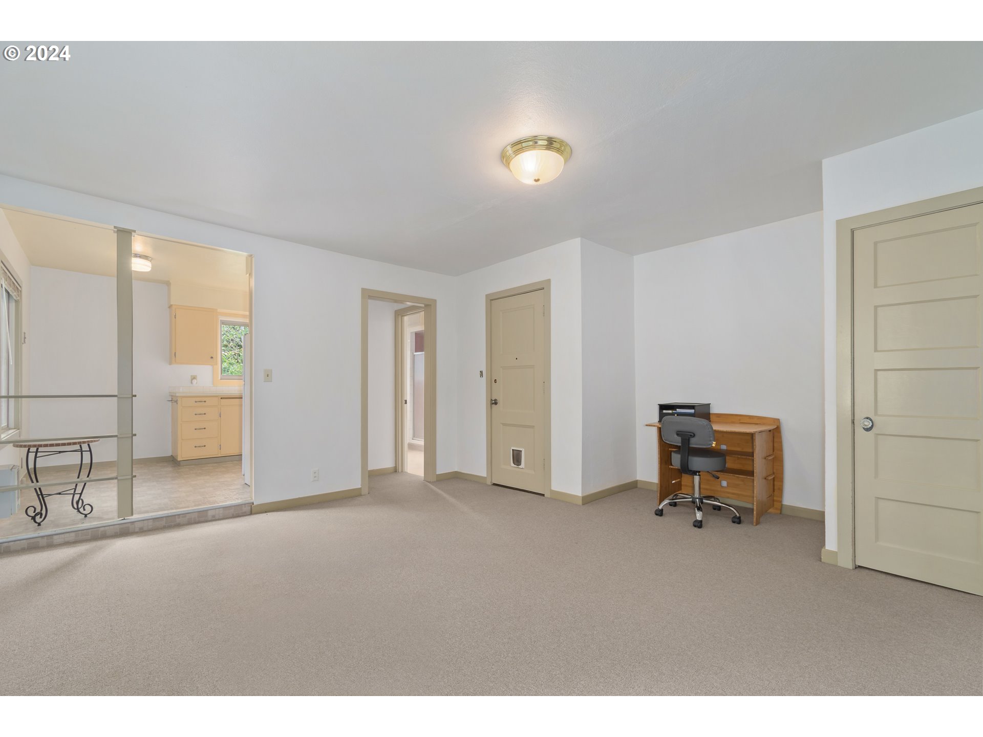 369 West D Street Springfield, OR 97477 - Photo 34 of 48 a view of an empty room