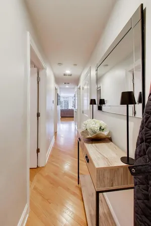 $575,000 | 708 West Barry Avenue, Unit 3F, Chicago, IL 60657