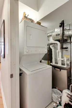 $575,000 | 708 West Barry Avenue, Unit 3F, Chicago, IL 60657