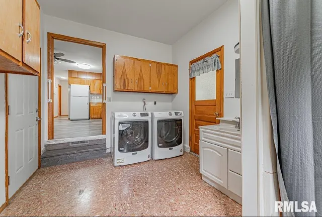 $169,900 | 305 Kennedy Road, Elkhart, IL 62634