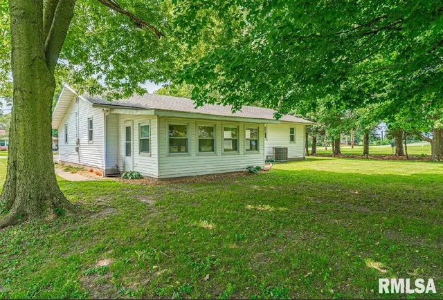 $169,900 | 305 Kennedy Road, Elkhart, IL 62634