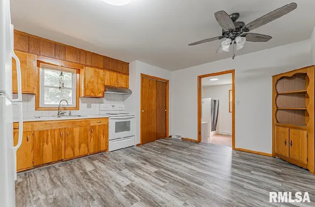 $169,900 | 305 Kennedy Road, Elkhart, IL 62634