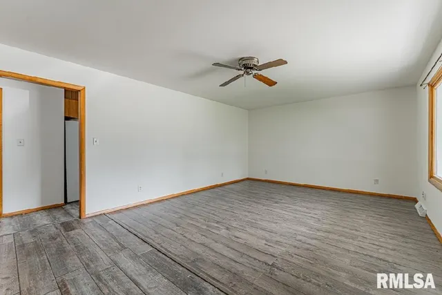 $169,900 | 305 Kennedy Road, Elkhart, IL 62634