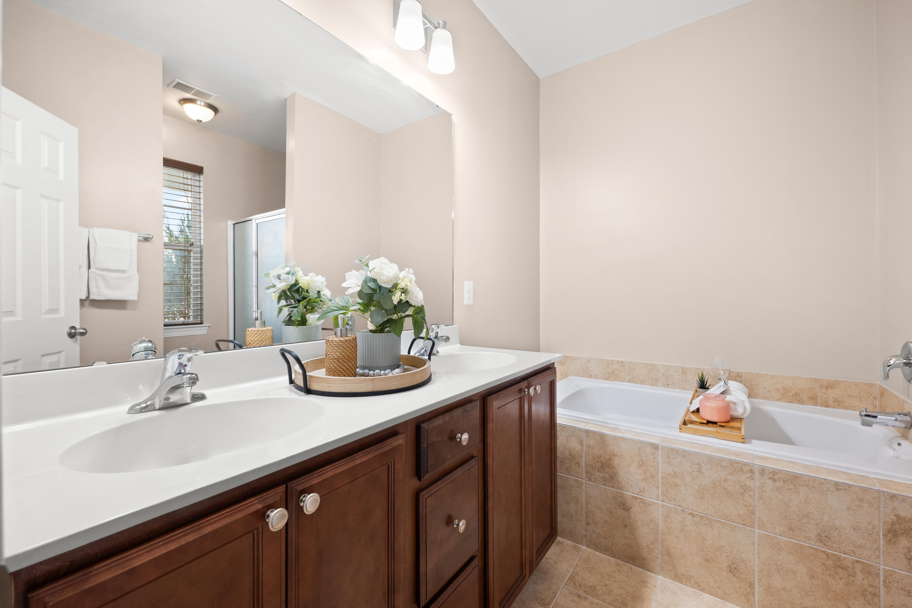 5037 Govan Road Hollywood, SC 29449 - Photo 17 of 27 Master Bathroom