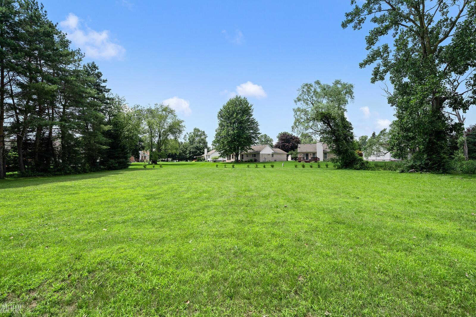 51741 Romeo Plank Road Macomb, MI 48042 - Photo 37 of 52