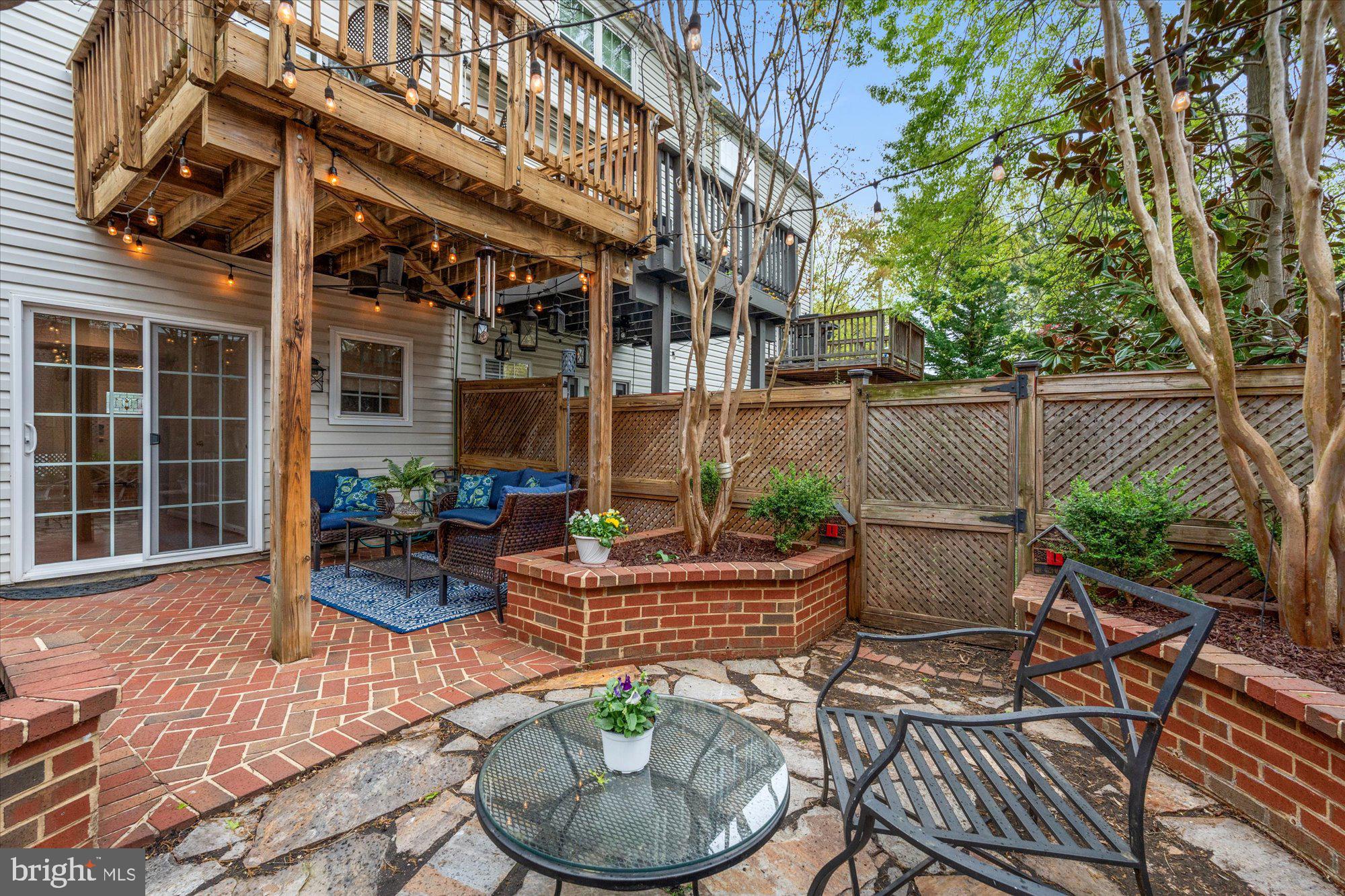 6 West Glebe Road Alexandria, VA 22305 - Photo 37 of 45 a backyard of a house with seating space