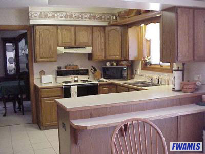 6024 Spring Pond Road Fort Wayne, IN 46845 - Photo 4 of 10