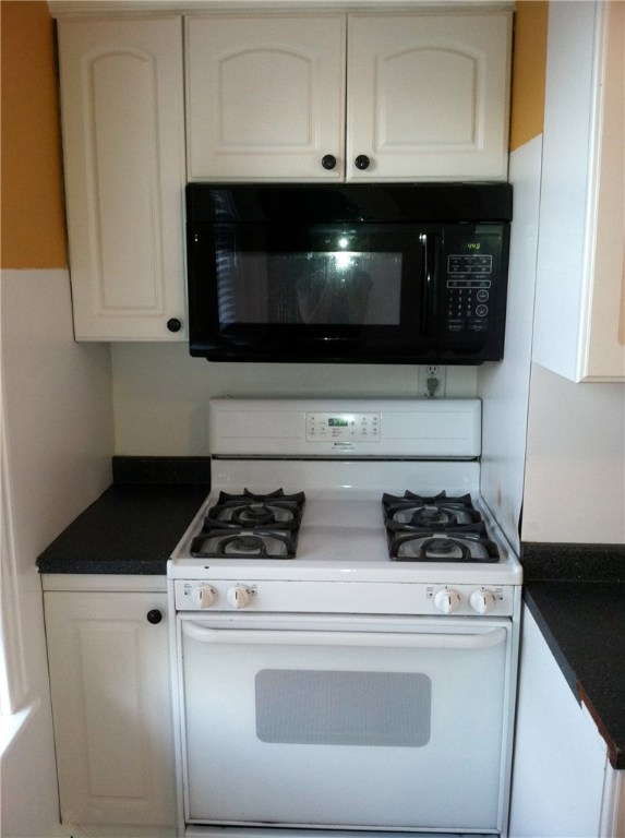 52 Slade Street Pawtucket, RI 02861 - Photo 3 of 7 Gallery Image 3