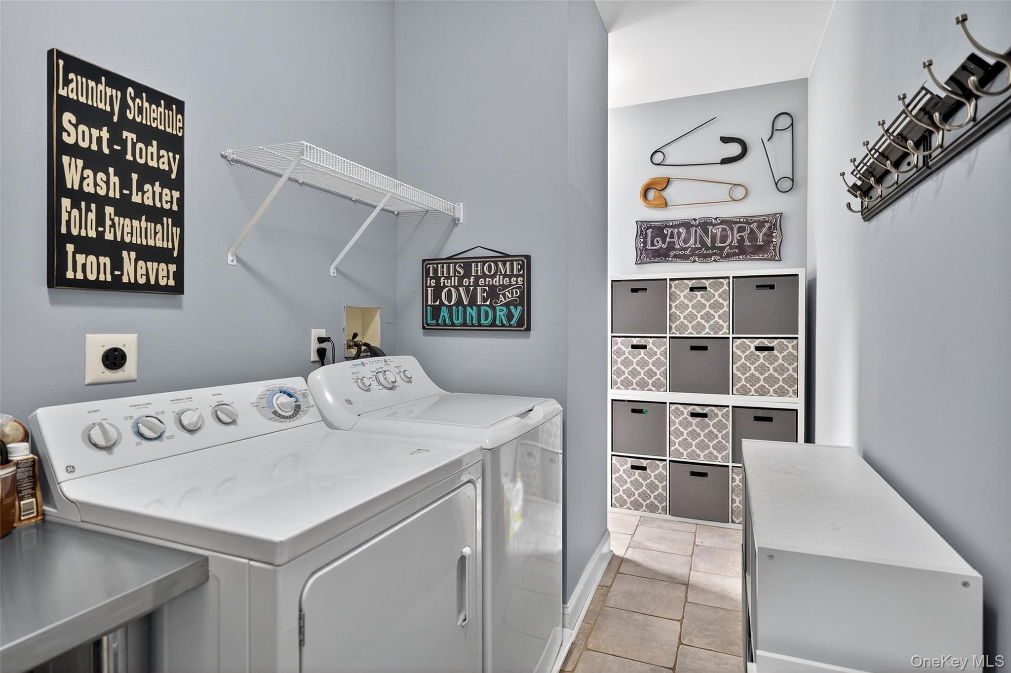 11 Dorian Way Campbell Hall, NY 10916 - Photo 18 of 40 a utility room with multiple dryer and washer