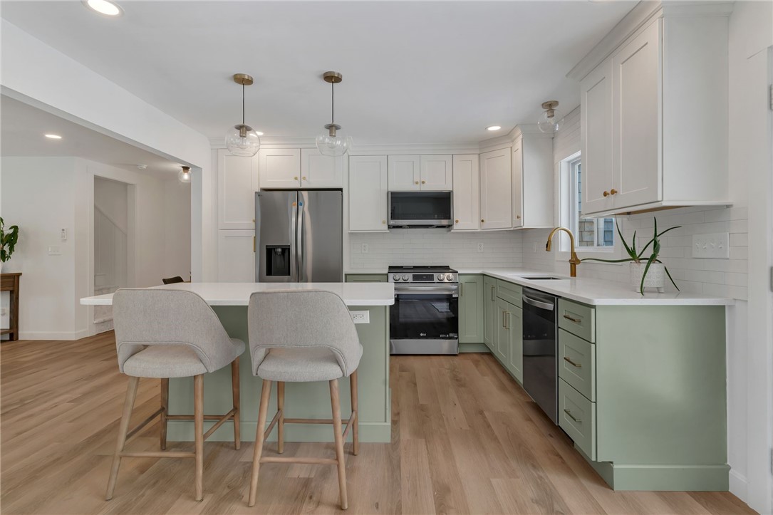 81 Bristol Ferry Road Portsmouth, RI 02871 - Photo 31 of 49