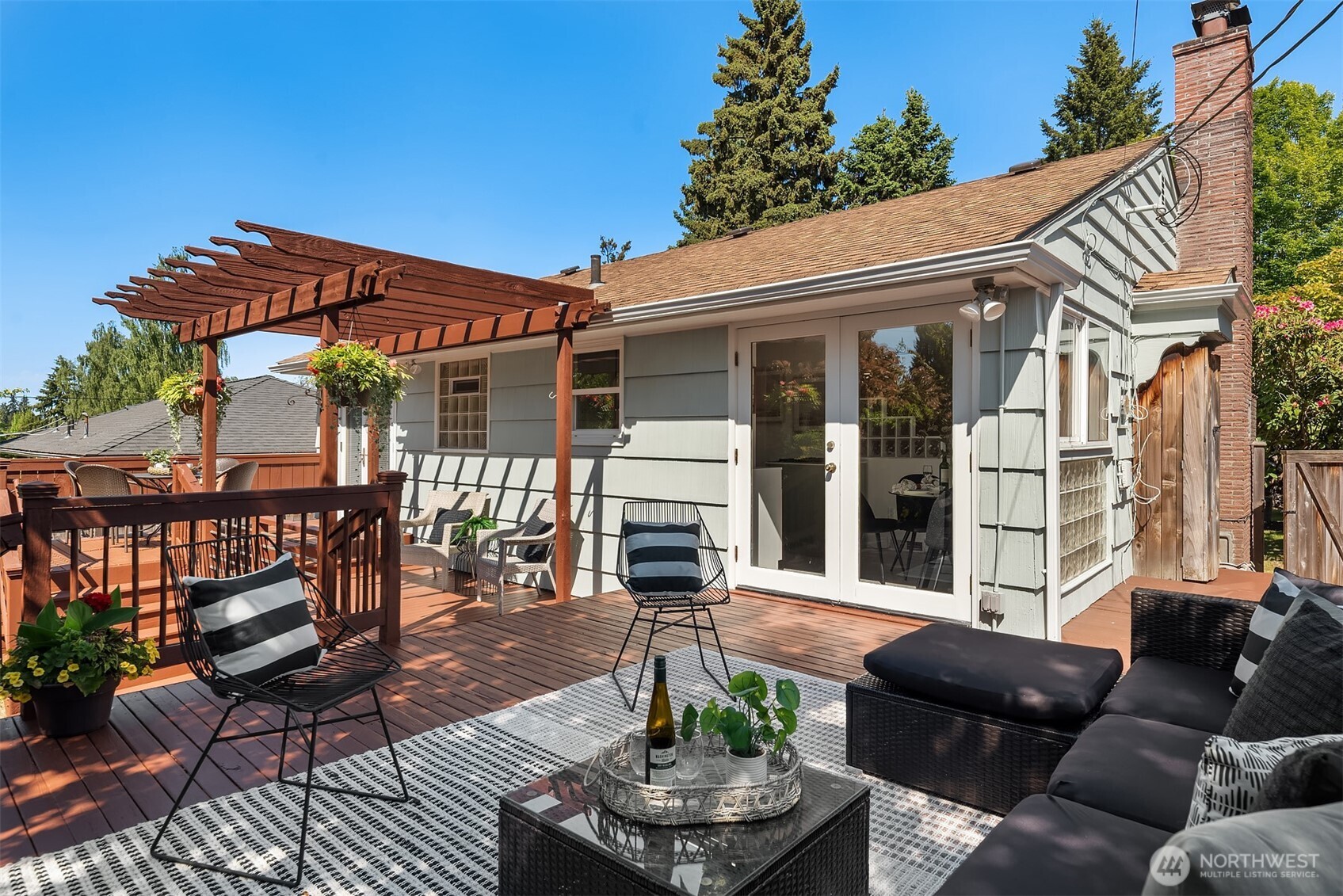4007 49th Avenue Southwest Seattle, WA 98116 - Photo 12 of 38
