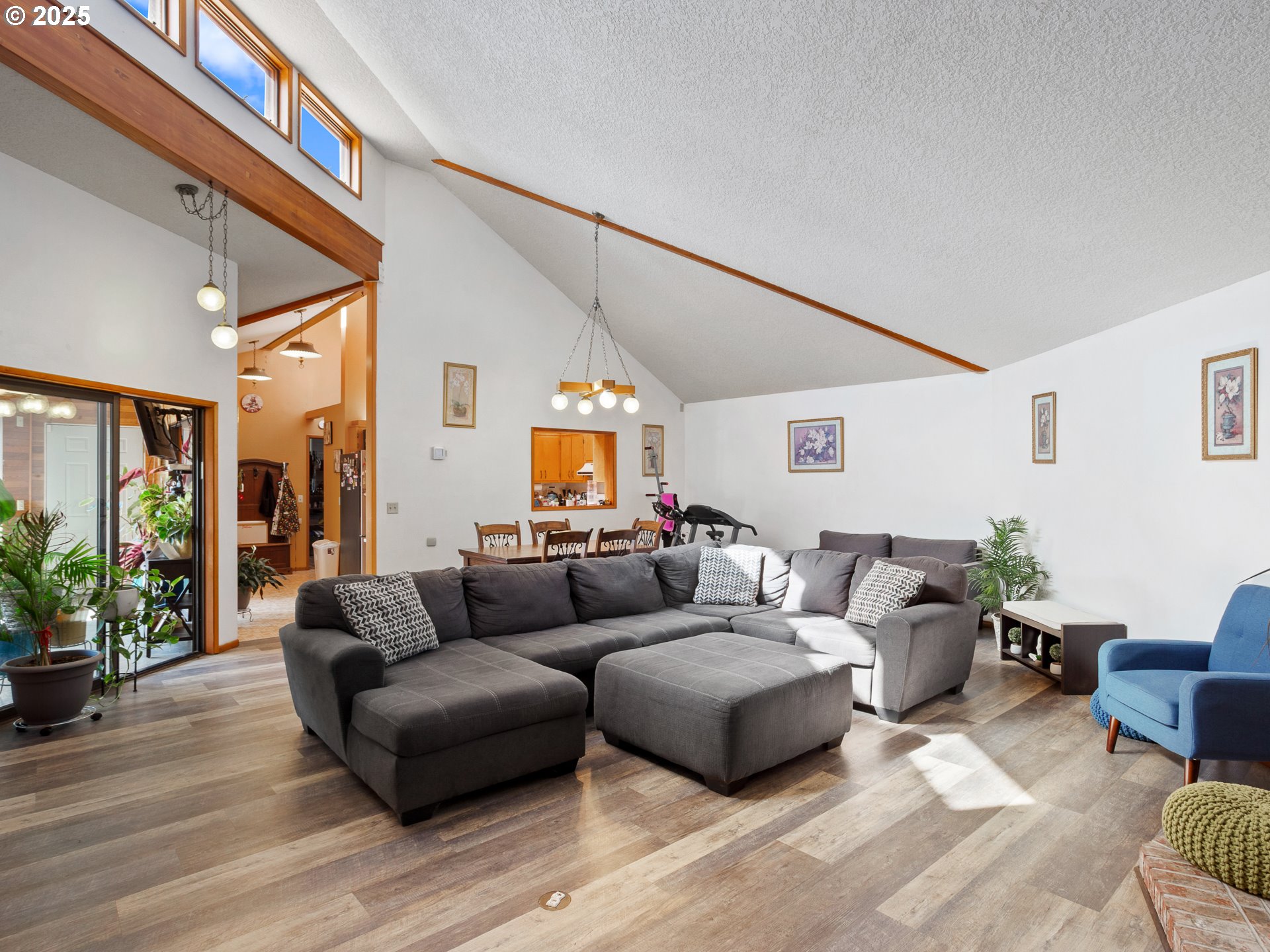 2018 Steele Road The Dalles, OR 97058 - Photo 19 of 36 a living room with furniture and wooden floor