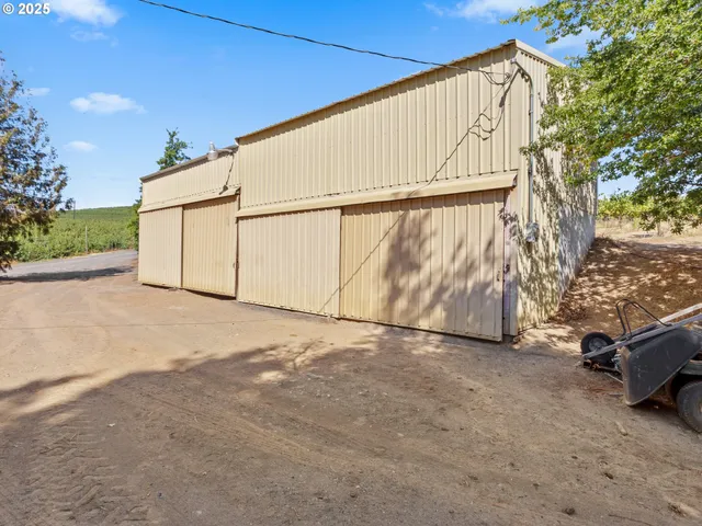 $899,000 | 2018 Steele Road, The Dalles, OR 97058
