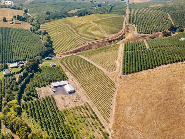 a view of a swimming pool with sitting area