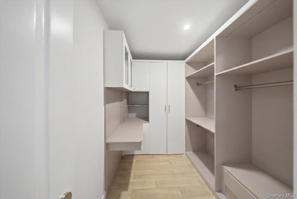 2 Elf Road Syosset, NY 11791 - Photo 14 of 32
