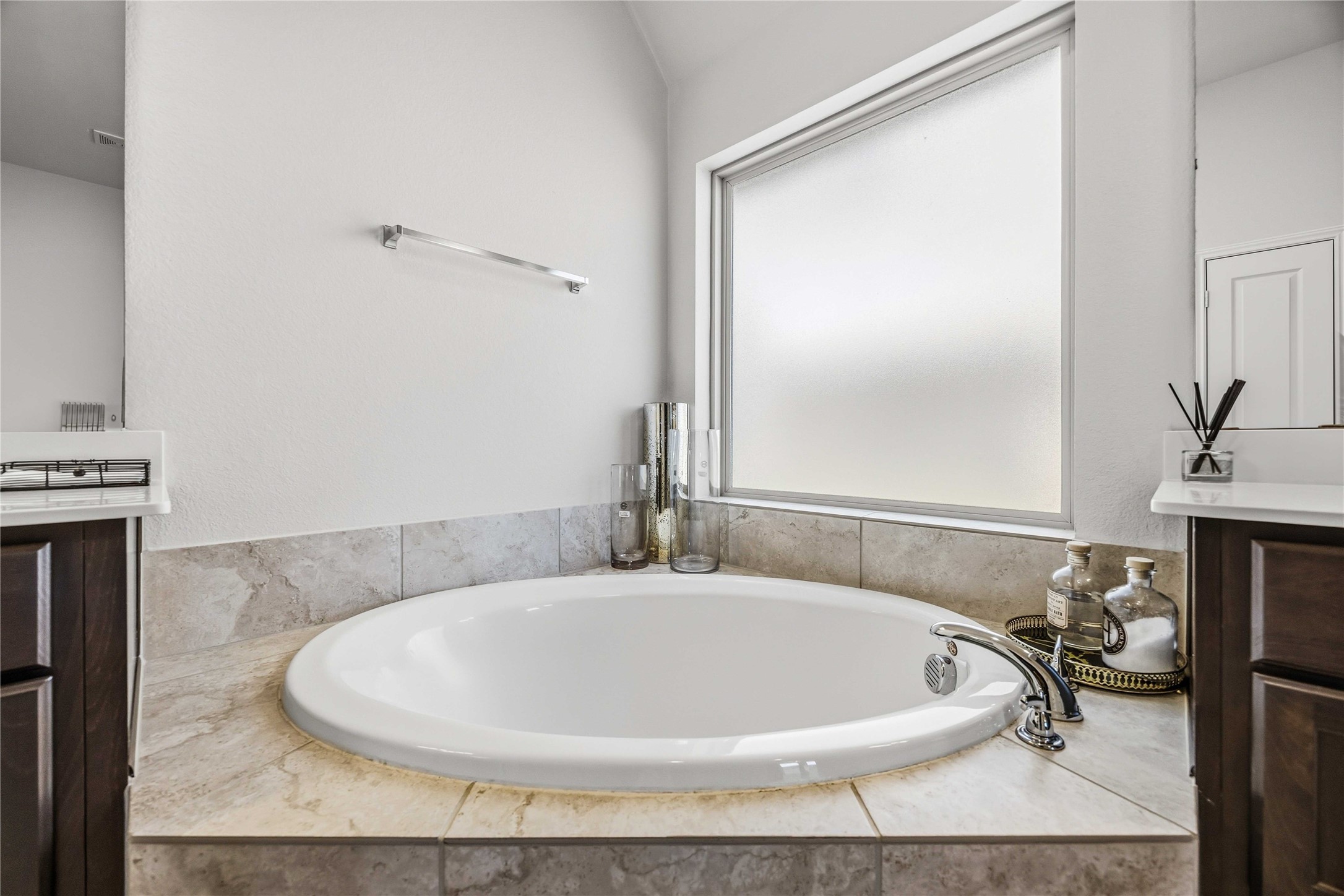 2726 Cutter Court Manvel, TX 77578 - Photo 31 of 44 a white bath tub sitting in a bathroom