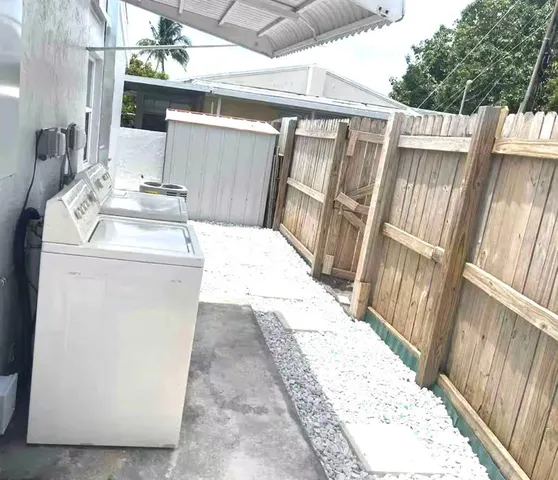 a view of parking area