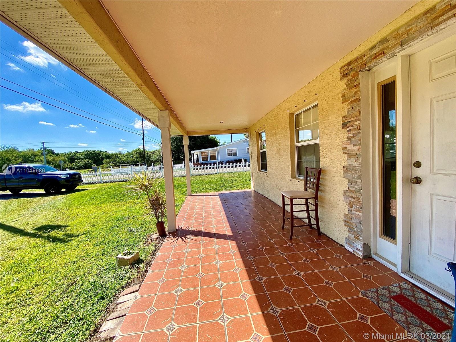 4951 Jorgensen Road Fort Pierce, FL 34981 - Photo 4 of 29 Gallery Image 4