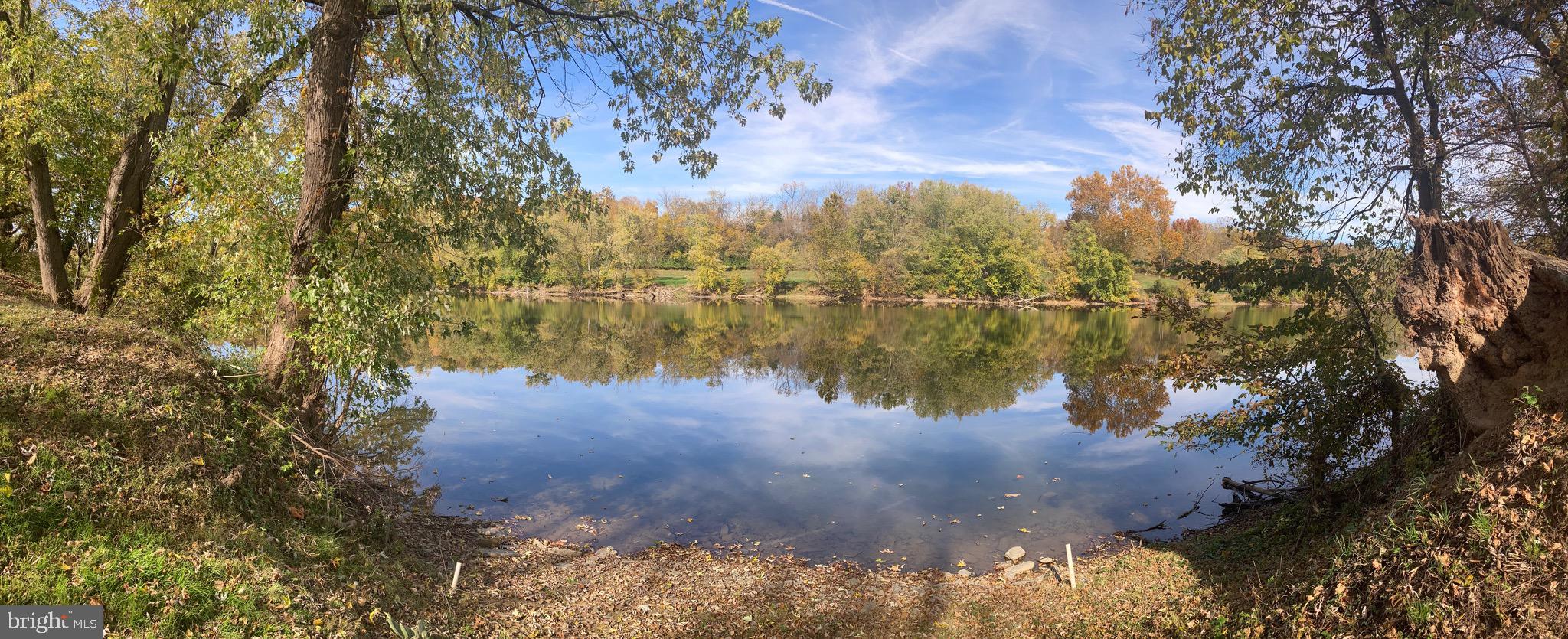 Lovely parcel on Shenandoah River