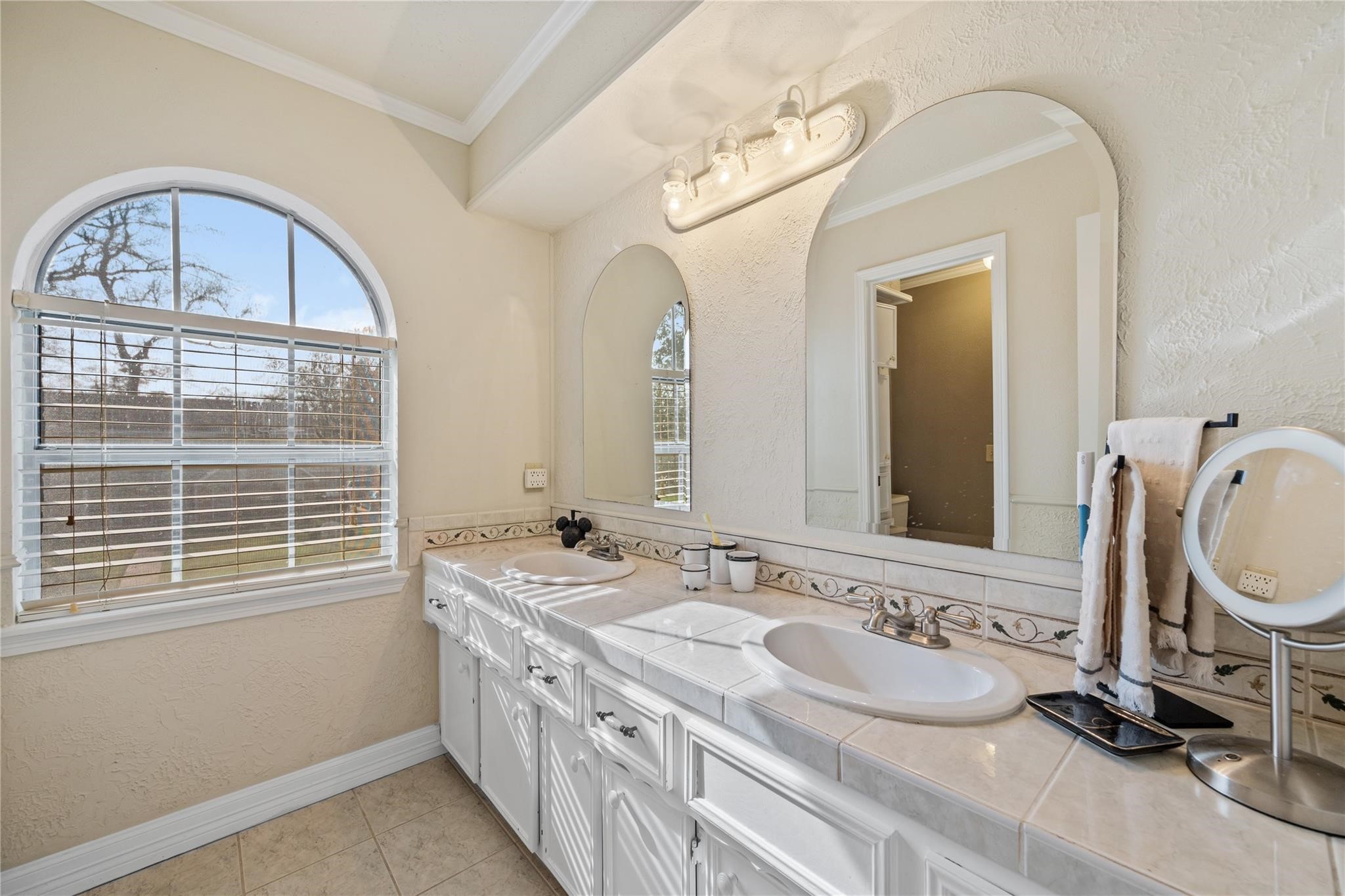 19702 Sweet Forest Lane Humble, TX 77346 - Photo 22 of 30 Full bathroom upstairs accommodating the the upstairs bedrooms except the Primary.