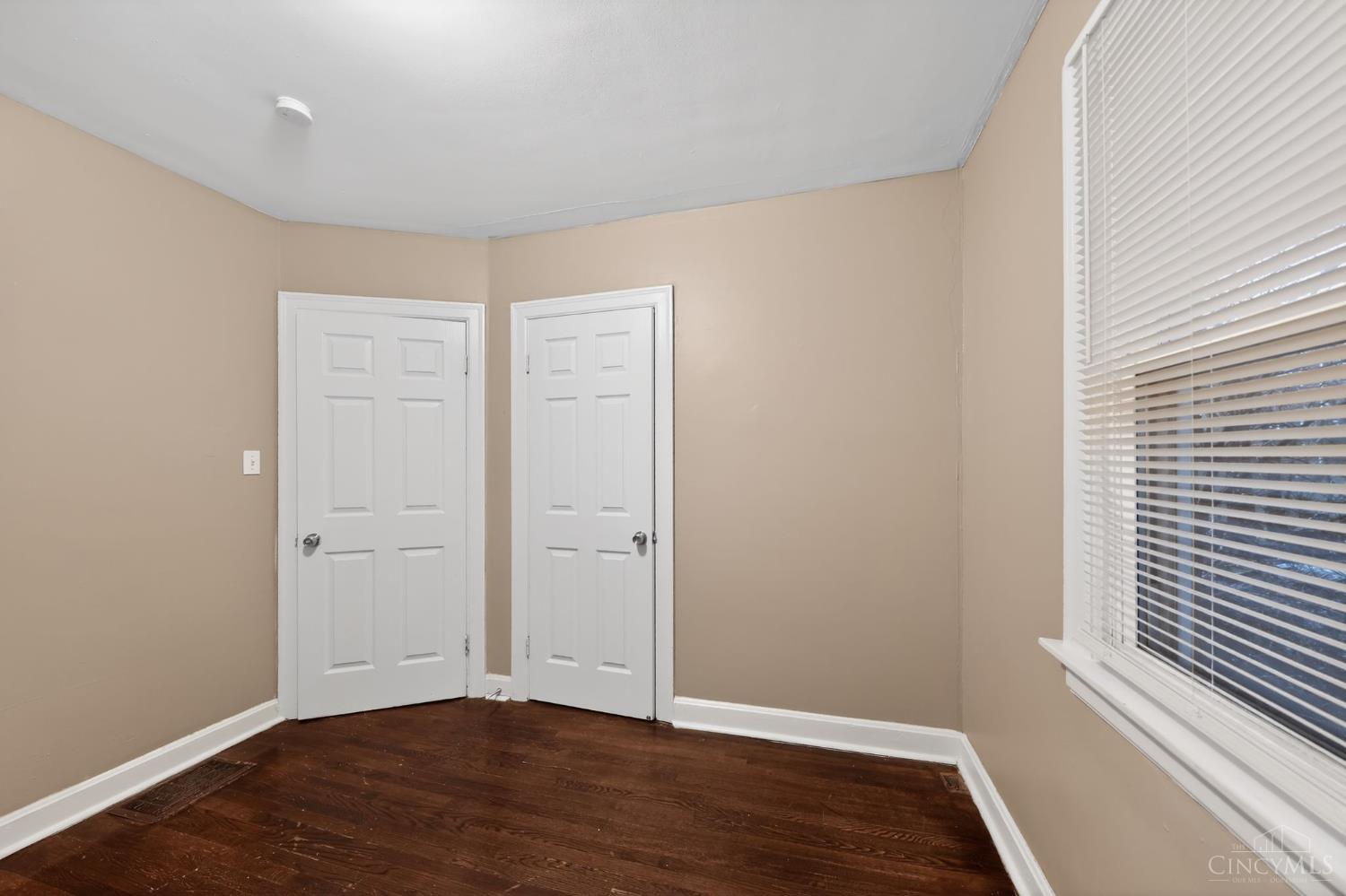 1166 Groesbeck Road Cincinnati, OH 45224 - Photo 12 of 33