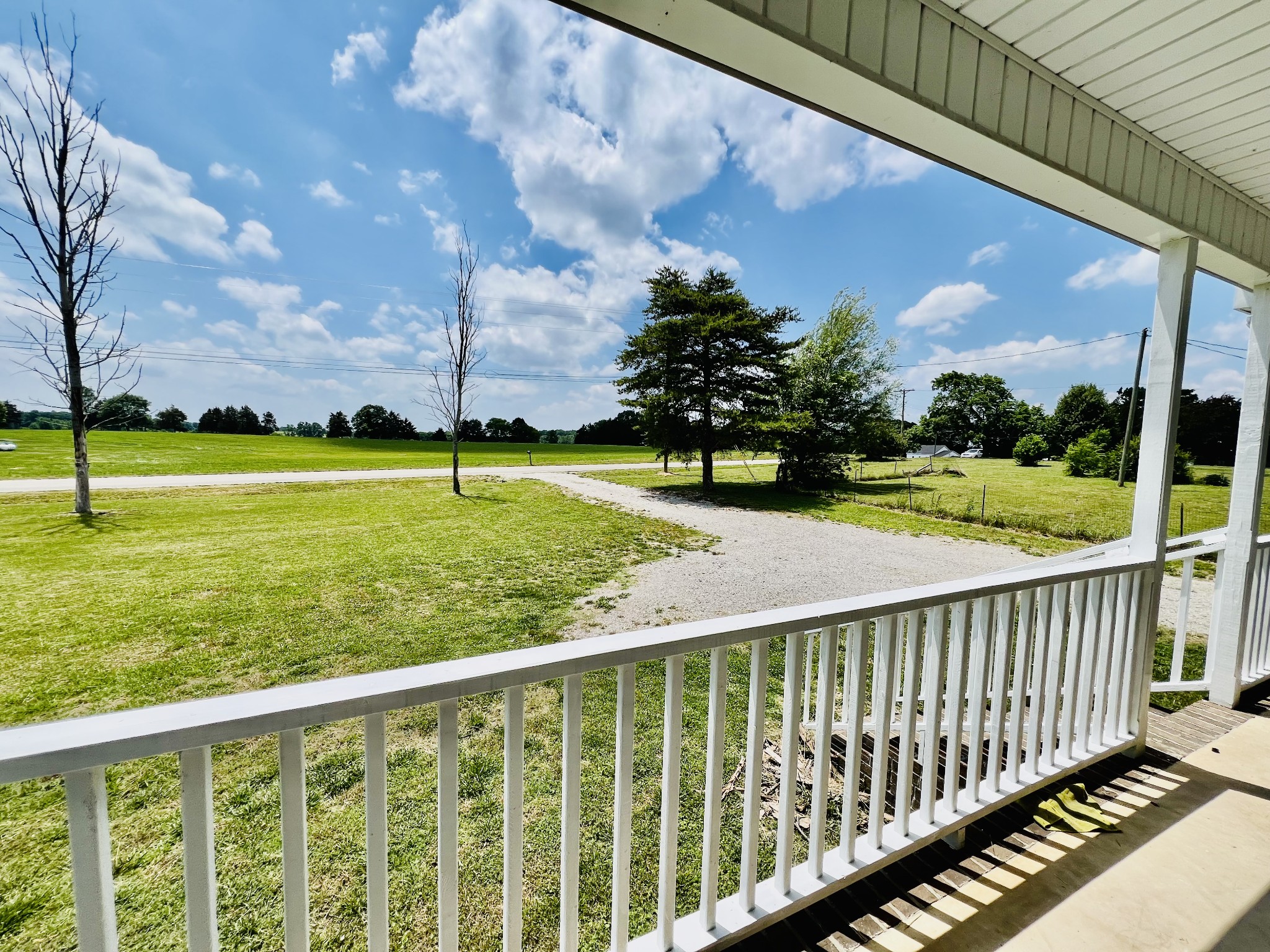 4560 Fall River Road Pulaski, TN 38478 - Photo 5 of 28 a view of a two chair near the city view