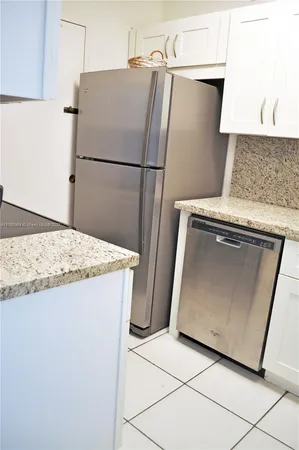 $3,500 | 100 Lincoln Road, Unit 910, Miami Beach, FL 33139