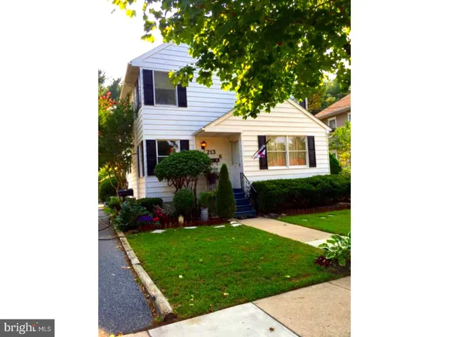 $2,300 | 213 Laurel Avenue, Unit B, Glassboro, NJ 08028