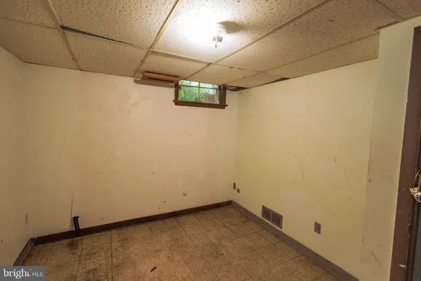 $2,300 | 213 Laurel Avenue, Unit B, Glassboro, NJ 08028