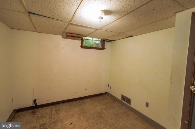 $2,300 | 213 Laurel Avenue, Unit B, Glassboro, NJ 08028