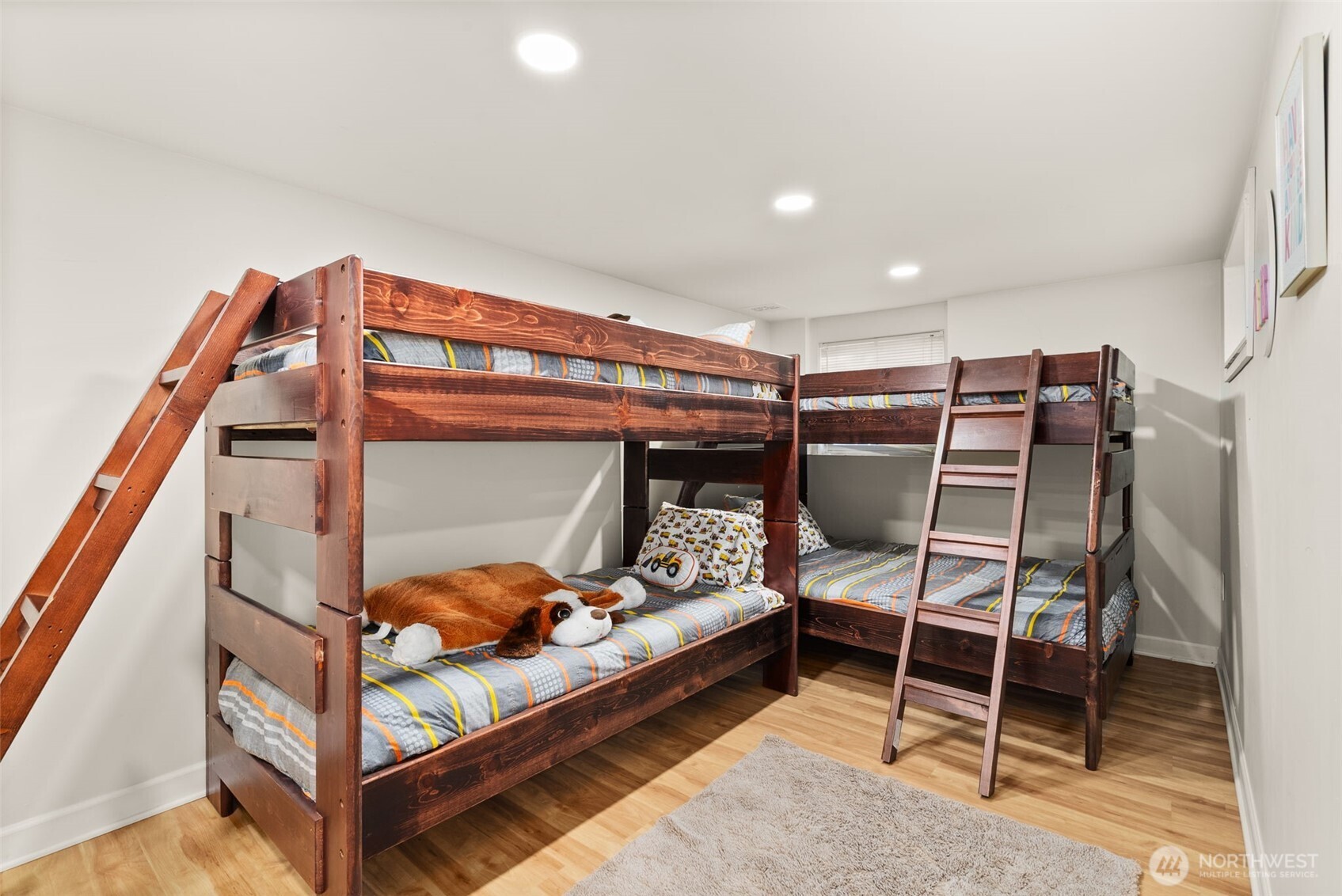 5208 Illahee Road Northeast Bremerton, WA 98311 - Photo 28 of 39 a bed room with furniture and air hockey table