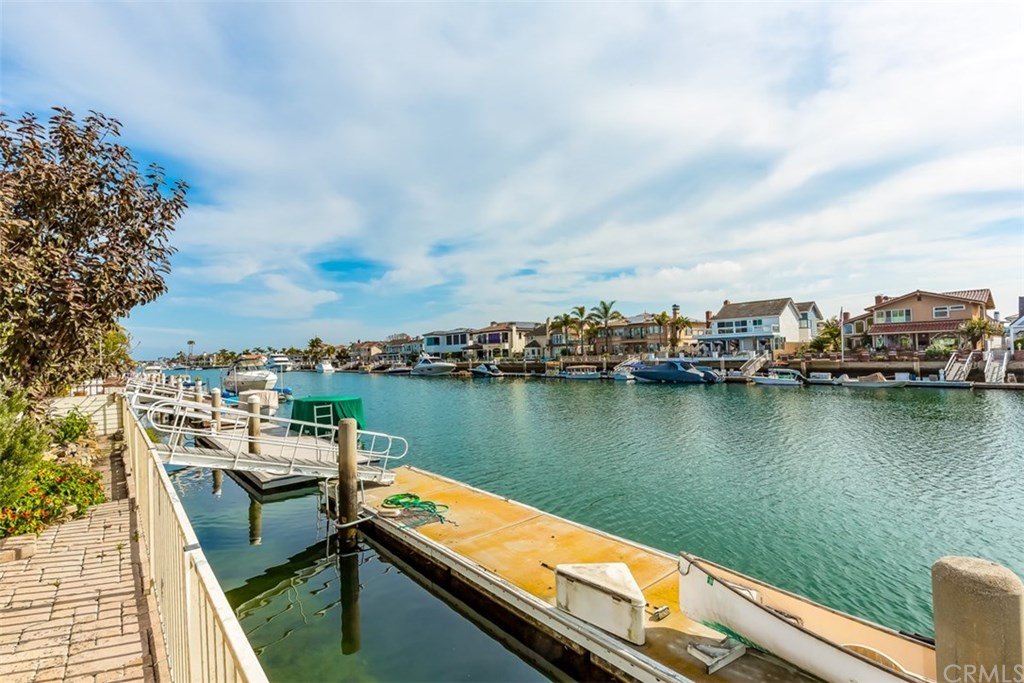 3392 Gilbert Drive Huntington Beach, CA 92649 - Photo 10 of 18