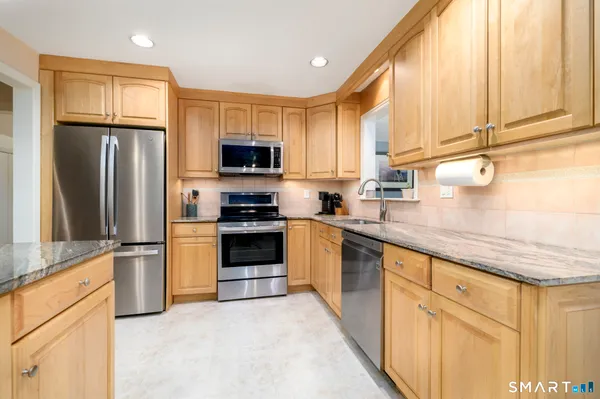$845,000 | 2 Thistle Road, Norwalk, CT 06851