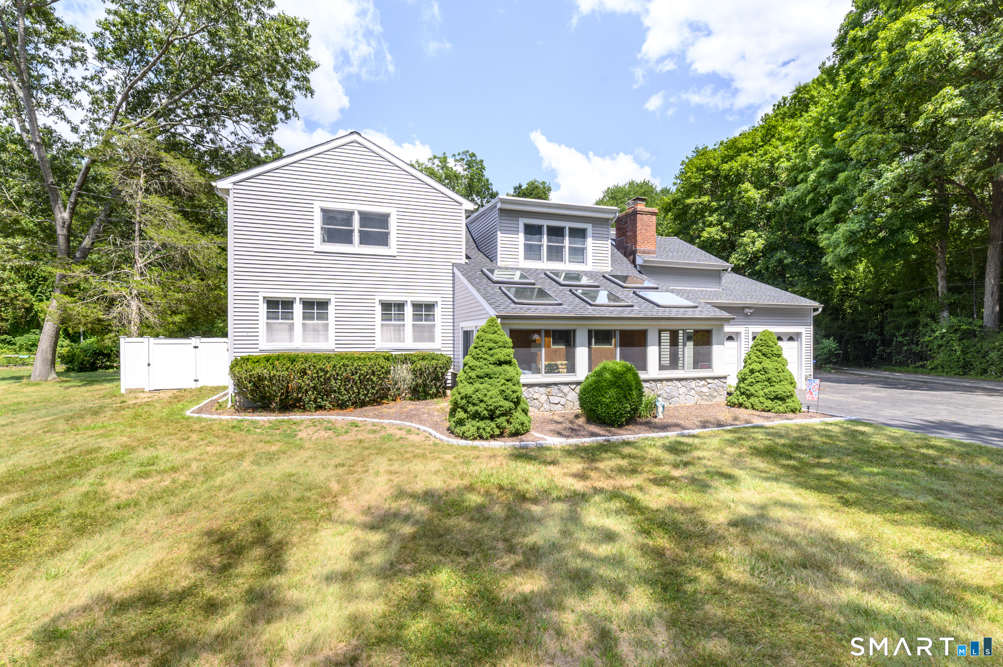 2 Thistle Road Norwalk, CT 06851 - Photo 2 of 39