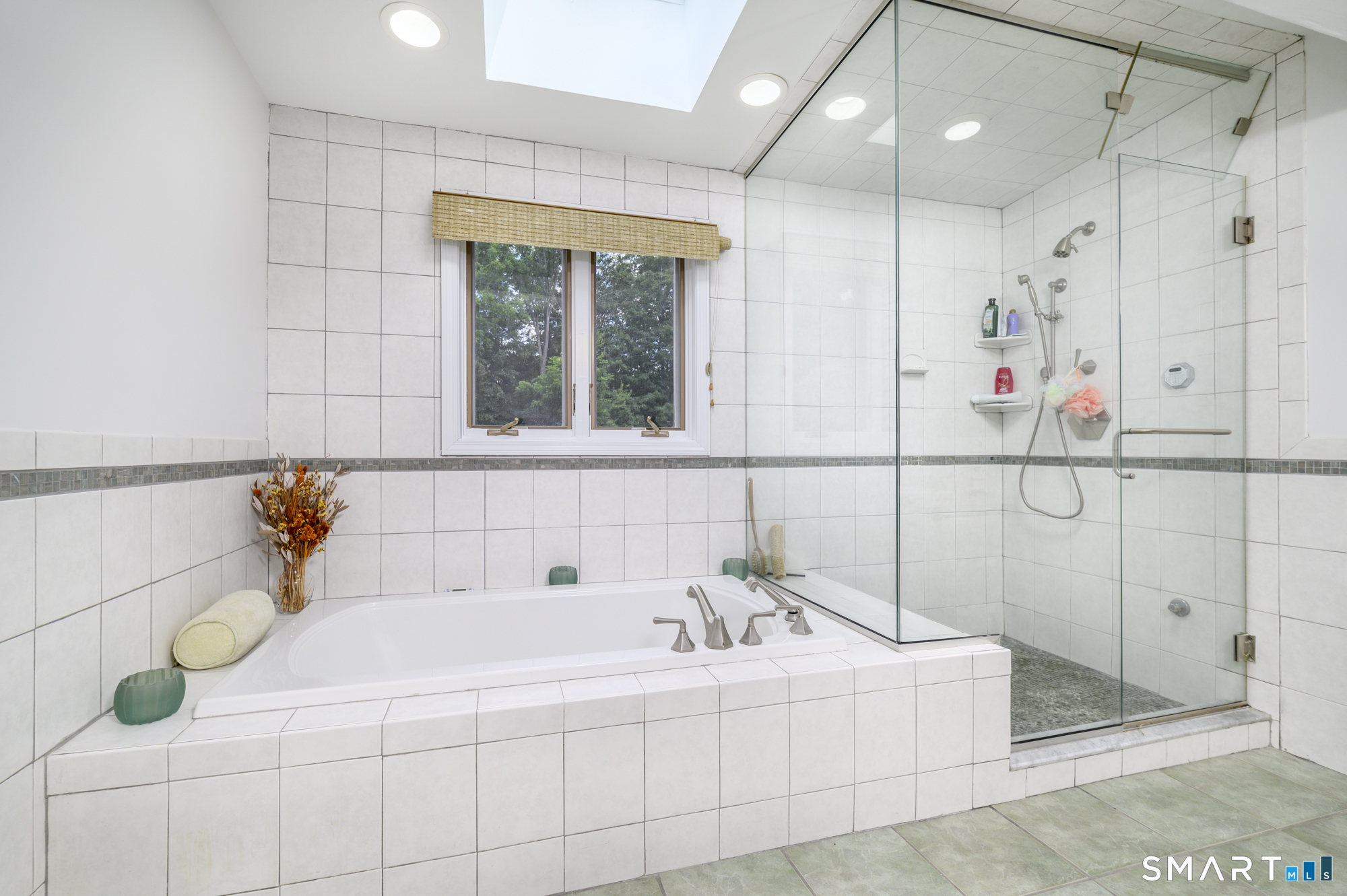 2 Thistle Road Norwalk, CT 06851 - Photo 25 of 39