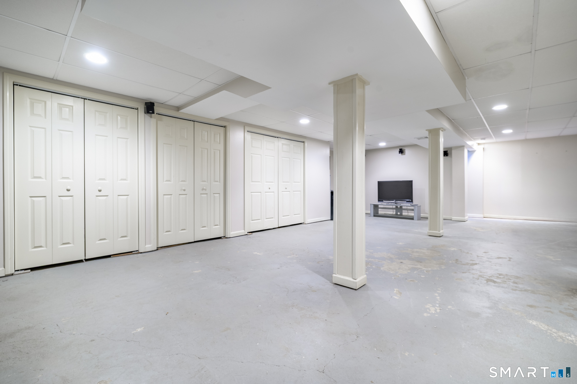 2 Thistle Road Norwalk, CT 06851 - Photo 30 of 39